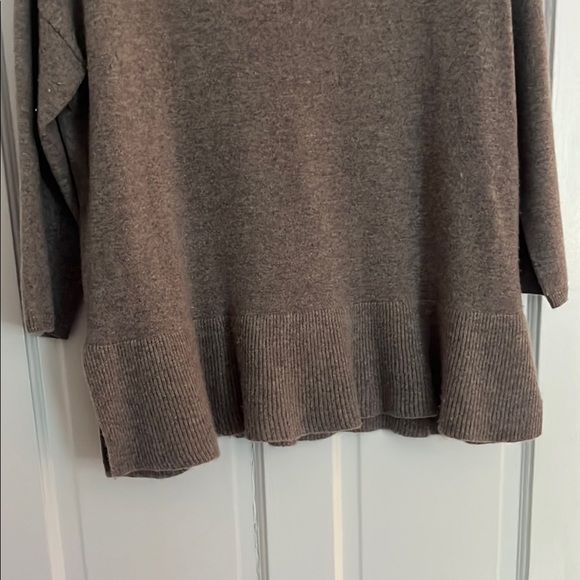 Cashmere Garnet Hill Women's Gray/Brown Sweater - Picture 4 of 9